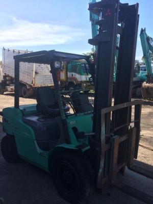 ต้องการขายโฟล์คลิฟท์มิตรซูบิชิ 3ตันเสา4เมตร ต้องการขายโฟล์คลิฟท์มิตรซูบิชิ 3ตันเสา4เมตร