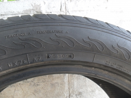 ยาง ATTURO 265/50R20 ปี09 สวยๆ 1 คู่ ราคา 1800 บาท