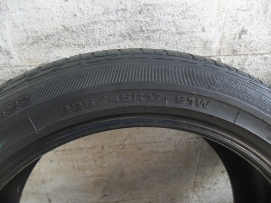 ยาง GoodYear 225/45R17 ปี11 สวยๆ 1 คู่ ราคา 1800 บาท