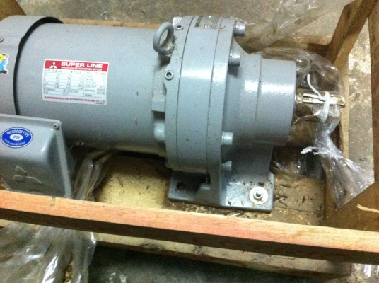 มอเตอร์เกียร์ทด MITSUBISHI ขนาด 2 แรงม้า 3 เฟส 220 - 420 V. หมุนที่ 43 รอบต่อนาที ของใหม่ยังไม่เคยถูกใช้งาน