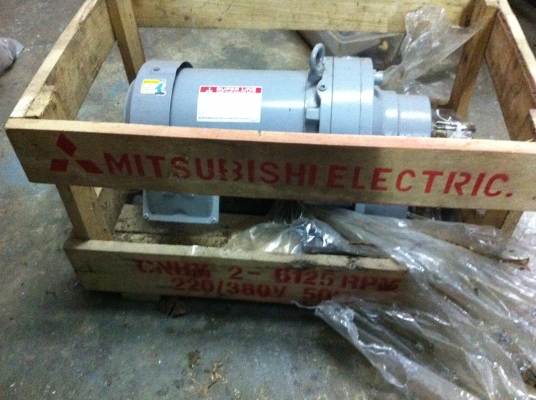 มอเตอร์เกียร์ทด MITSUBISHI ขนาด 2 แรงม้า 3 เฟส 220 - 420 V. หมุนที่ 43 รอบต่อนาที ของใหม่ยังไม่เคยถูกใช้งาน มอเตอร์เกียร์ทด MITSUBISHI ขนาด 2 แรงม้า 3 เฟส 220 - 420 V. หมุนที่ 43 รอบต่อนาที ของใหม่ยังไม่เคยถูกใช้งาน