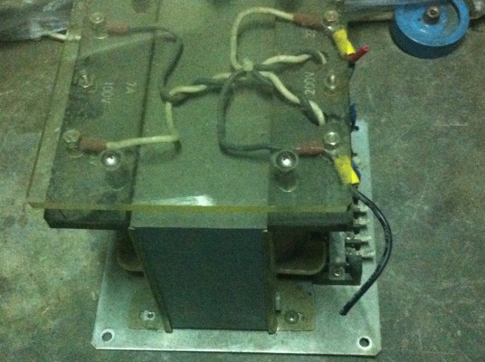 หม้อแปลงไฟจาก 220V.เป็น 100และ 110V. ขนาด กำลังจ่ายไฟได้ถึง 660 VA. สามารถใช้กับเครื่องใช้ไฟฟ้าขนาดใหญ่ที่นำเข้ามาได้ หม้อแปลงไฟจาก 220V.เป็น 100และ 110V. ขนาด กำลังจ่ายไฟได้ถึง 660 VA. สามารถใช้กับเครื่องใช้ไฟฟ้าขนาดใหญ่ที่นำเข้ามาได้