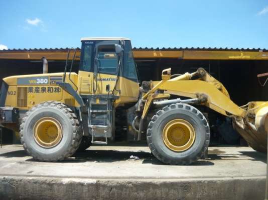 รถตักล้อยาง Komatsu WA380-5 รถเก่านอก นำเข้าจากญี่ปุ่น  สภาพพร้อมใช้งาน