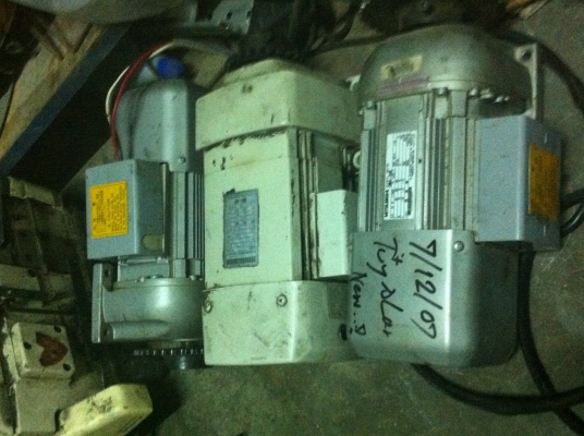 มอเตอร์เกี่ยร์ทด MISUBISHI ขนาด 300 W. หมุนที่ 180 รอบต่อนาที ใช้ไฟบ้าน 220 V.ได้ มอเตอร์เกี่ยร์ทด MISUBISHI ขนาด 300 W. หมุนที่ 180 รอบต่อนาที ใช้ไฟบ้าน 220 V.ได้