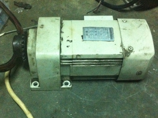 มอเตอร์เกี่ยร์ทด MISUBISHI ขนาด 300 W. หมุนที่ 180 รอบต่อนาที ใช้ไฟบ้าน 220 V.ได้ มอเตอร์เกี่ยร์ทด MISUBISHI ขนาด 300 W. หมุนที่ 180 รอบต่อนาที ใช้ไฟบ้าน 220 V.ได้