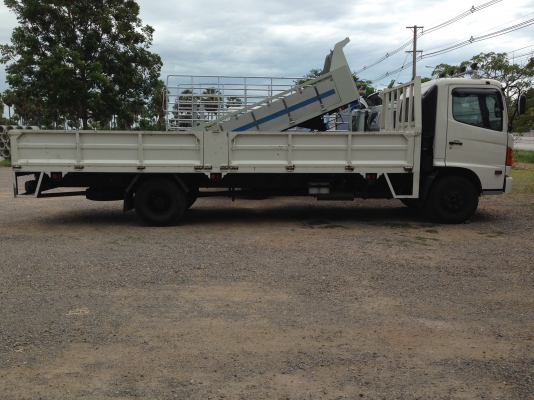 HINO MEGA 175 แรง ปี 55 ยาว 6.50 เมตร วิ่ง 140,000 กม.ยางใหม่ 7 เส้น HINO MEGA 175 แรง ปี 55 ยาว 6.50 เมตร วิ่ง 140,000 กม.ยางใหม่ 7 เส้น