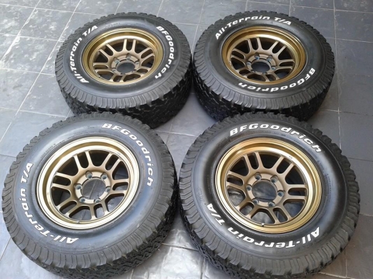 มาอีกแล้วครับ max xt11 รัดด้วยยาง bf at 265/70/16 ปี 09 และมี bf at 265/75/16 ปี 10 อีก1ชุดครับ มาอีกแล้วครับ max xt11 รัดด้วยยาง bf at 265/70/16 ปี 09 และมี bf at 265/75/16 ปี 10 อีก1ชุดครับ