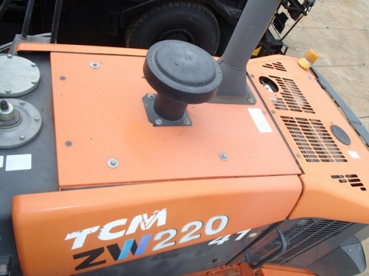 ขายรถตัก TCM ZW220