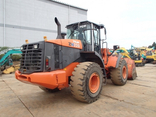 ขายรถตัก TCM ZW220