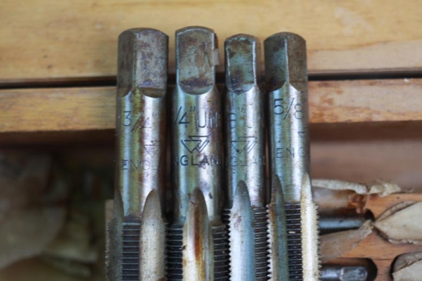 ชุดต๊าปเกลียว ระบบนิ้ว อังกฤษแท้ๆ ชุดใหญ่