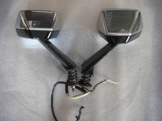 กระจกแก้ม