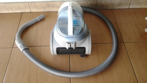 ขาย  เครื่องดูดฝุ่น LG  ใช้งานได้ปกติ