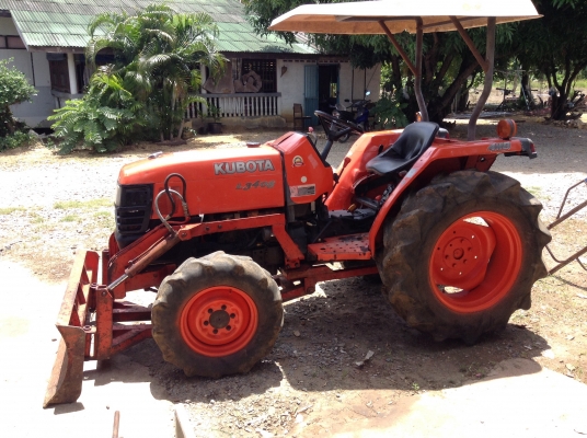 ขายด่วนครับ Kubota L3408 อุปกรณ์ หน้า หลัง 155000