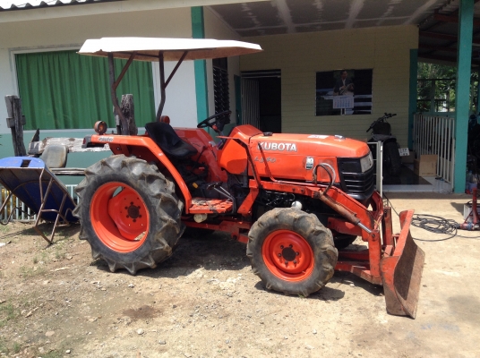 ขายด่วนครับ Kubota L3408 อุปกรณ์ หน้า หลัง 155000