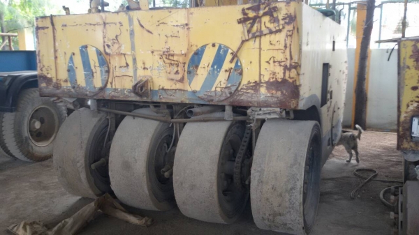 ขายรถบดล้อยาง 7 ล้อ WATANABE ไม่มีเอกสาร มี 2 คันราคาคันละ 230000