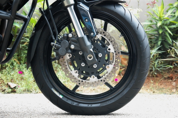 ขาย Kawasaki Versys 650 ปี 2012  Book Service เอกสารพร้อมโอน