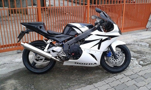 ขาย cbr400 Y89  ทะเบียนเเท้  เครื่องดี ความร้อนดี