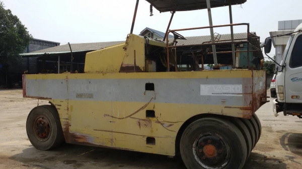 ขายรถบดล้อยาง 9 ล้อ SAKAI รุ่น TS 150 ไม่มีเอกสาร ราคา 230000