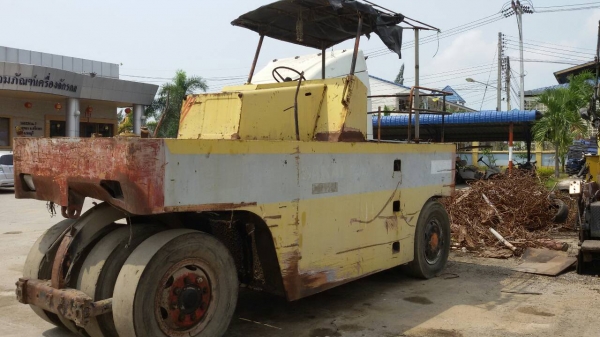 ขายรถบดล้อยาง 9 ล้อ SAKAI รุ่น TS 150 ไม่มีเอกสาร ราคา 230000