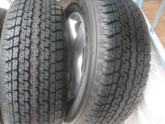 ขายล้อแม็กป้ายแดง Isuzu D-max 17" พร้อมยางปี14 สนใจติดต่อเล็กคลองสามครับ 081-3747940