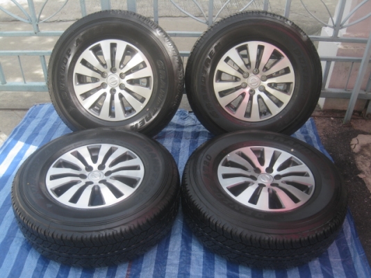 ขายล้อแม็กป้ายแดงถอดศูนย์  navara gt calibre 16" พร้อมยางปี13 สนใจติดต่อเล็กคลองสามครับ 081-3747940