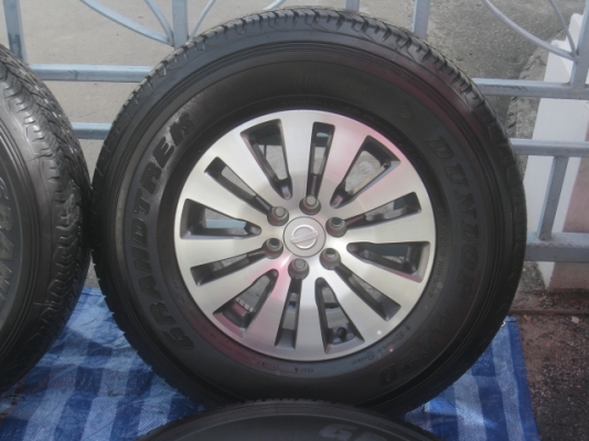 ขายล้อแม็กป้ายแดงถอดศูนย์  navara gt calibre 16" พร้อมยางปี13 สนใจติดต่อเล็กคลองสามครับ 081-3747940