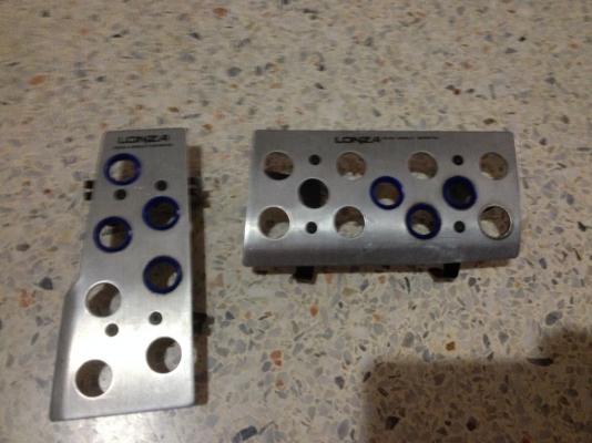 แป้นเหยียบ lonza แท้ยุ่นสำหรับเกียรออโต้สภาพสวย