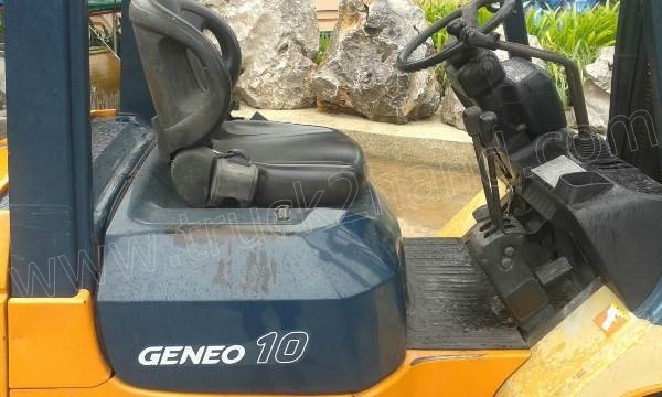 รถโฟล์คลิฟท์ ยี่ห้อ TOYOTA เสายกสูง 3 เมตร ยกได้ 1 ตัน เชื้อเพลิงเบนซิน