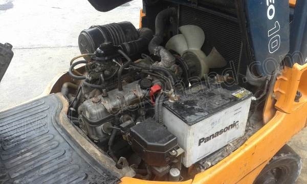 รถโฟล์คลิฟท์ ยี่ห้อ TOYOTA เสายกสูง 3 เมตร ยกได้ 1 ตัน เชื้อเพลิงเบนซิน