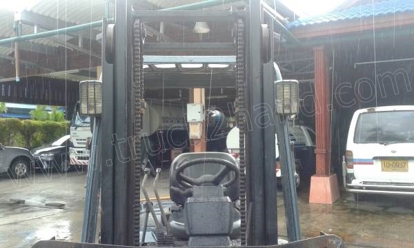 รถโฟล์คลิฟท์ ยี่ห้อ TOYOTA เสายกสูง 3 เมตร ยกได้ 1 ตัน เชื้อเพลิงเบนซิน