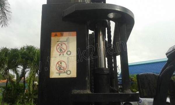 รถโฟล์คลิฟท์ ยี่ห้อ TOYOTA เสายกสูง 3 เมตร ยกได้ 1 ตัน เชื้อเพลิงเบนซิน