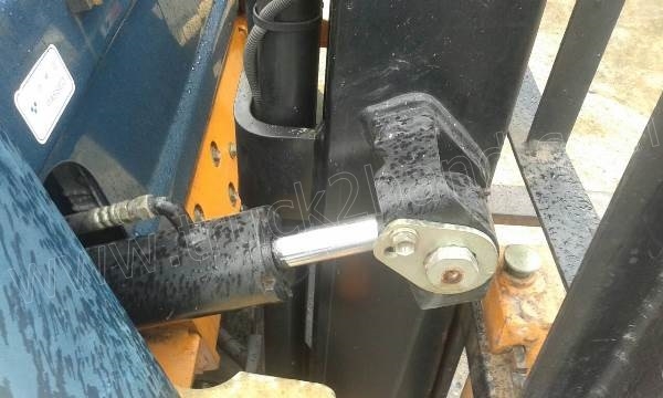 รถโฟล์คลิฟท์ ยี่ห้อ TOYOTA เสายกสูง 3 เมตร ยกได้ 1 ตัน เชื้อเพลิงเบนซิน