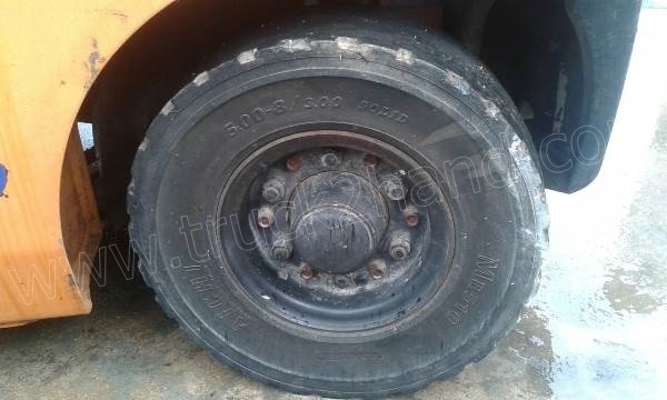 รถโฟล์คลิฟท์ ยี่ห้อ TOYOTA เสายกสูง 3 เมตร ยกได้ 1 ตัน เชื้อเพลิงเบนซิน