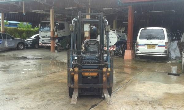 รถโฟล์คลิฟท์ ยี่ห้อ TOYOTA เสายกสูง 3 เมตร ยกได้ 1 ตัน เชื้อเพลิงเบนซิน