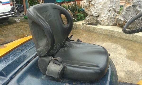 รถโฟล์คลิฟท์ ยี่ห้อ TOYOTA เสายกสูง 3 เมตร ยกได้ 1 ตัน เชื้อเพลิงเบนซิน