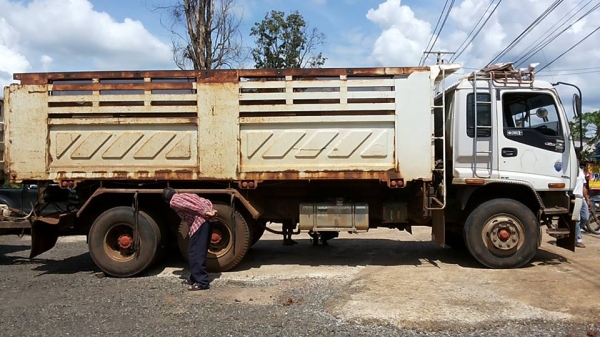 ***ขายแล้วครับขอบคุณ Truck2hand ขาย18ล้อพ่วงแม่ลูกดั้ม ISUZU DECA FXZ 270 EURO1 ปี46 FXZ23NZP-T 6SD1-270แรง เครื่องเดิมเกียร์อีตั้น เครื่องดี แน่นดี แรง เกียร์ดีไม่หลุด ช่วงล่างเดิมๆ คัสซีดีเดิม ไม่ปะ ไม่ดาม ไม่มีบวม ตำหนิ สนิมกินบ้าง ผิวนอก กระบะดั้มเหล็