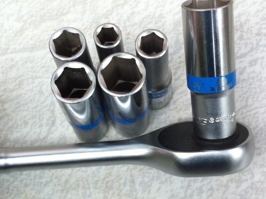 ประแจบล็อกอย่างดีตัวใหญ่ YTB พร้อมลูกบล็อกแบบยาวอีก 6 ตัว มีเบอร์ 10 , 12,14 ,17,19,21 ประแจบล็อกอย่างดีตัวใหญ่ YTB พร้อมลูกบล็อกแบบยาวอีก 6 ตัว มีเบอร์ 10 , 12,14 ,17,19,21