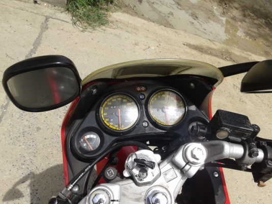 CBR 150R ราคา 27000 บาท โทร 084-6937668 ทรัพย์ CBR 150R ราคา 27000 บาท โทร 084-6937668 ทรัพย์