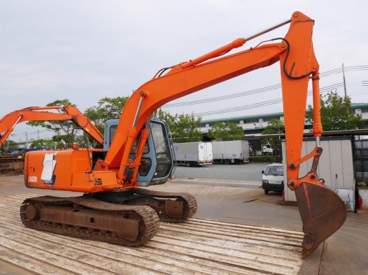 รถแบคโฮเก่าญี่ปุ่น Hitachi EX120-3 สภาพสวยพร้อมใช้งาน 4,370 ชม.