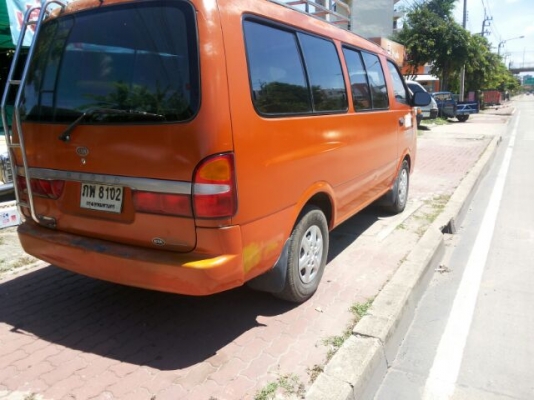 รถตู้ เกีย ปี 2006 มือเดียว ทะเบียนพร้อม ( ขายถูก)