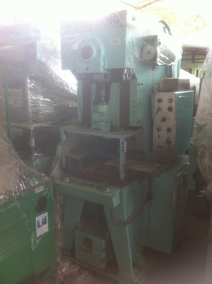 เครืองปั๊มกดขึ้นรูปชิ้นงานหรือกดตัดชิ้นงาน ระบบไฮดรอลิกขนาด 25 ตัน ยี่ห้อ SAM YANG