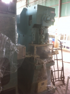 เครืองปั๊มกดขึ้นรูปชิ้นงานหรือกดตัดชิ้นงาน ระบบไฮดรอลิกขนาด 25 ตัน ยี่ห้อ SAM YANG