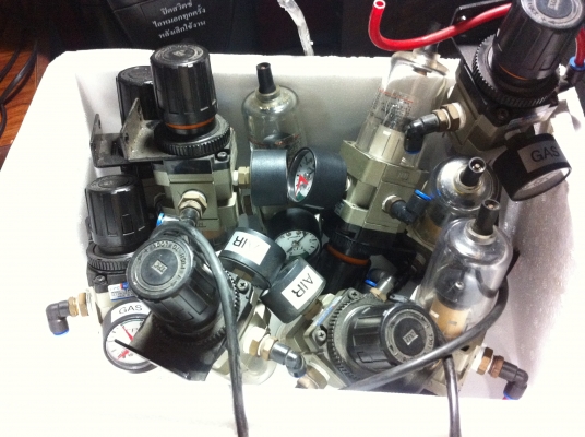 ชุดตัวปรับตั้งแรงดันลม พร้อมกับตัวดักน้ำ ยี่ห้อ TAW ปรับตั้งแรงดันได้ 0.5- 8.5 kgf/cm2 กระเป๋าดักน้ำขนาดเส็นผ่าศูนย์กลาง 4.5 ซม. ชุดตัวปรับตั้งแรงดันลม พร้อมกับตัวดักน้ำ ยี่ห้อ TAW ปรับตั้งแรงดันได้ 0.5- 8.5 kgf/cm2 กระเป๋าดักน้ำขนาดเส็นผ่าศูนย์กลาง 4.5 ซม.