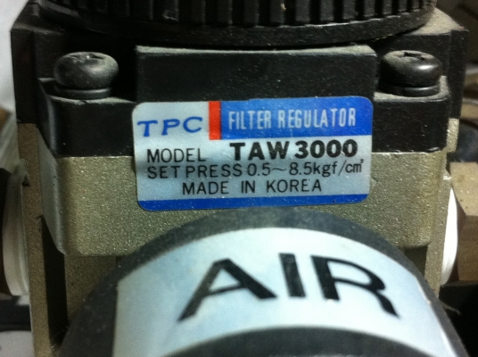 ชุดตัวปรับตั้งแรงดันลม พร้อมกับตัวดักน้ำ ยี่ห้อ TAW ปรับตั้งแรงดันได้ 0.5- 8.5 kgf/cm2 กระเป๋าดักน้ำขนาดเส็นผ่าศูนย์กลาง 4.5 ซม. ชุดตัวปรับตั้งแรงดันลม พร้อมกับตัวดักน้ำ ยี่ห้อ TAW ปรับตั้งแรงดันได้ 0.5- 8.5 kgf/cm2 กระเป๋าดักน้ำขนาดเส็นผ่าศูนย์กลาง 4.5 ซม.