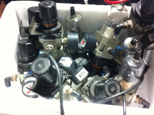 ชุดตัวปรับตั้งแรงดันลม พร้อมกับตัวดักน้ำ ยี่ห้อ TAW ปรับตั้งแรงดันได้ 0.5- 8.5 kgf/cm2 กระเป๋าดักน้ำขนาดเส็นผ่าศูนย์กลาง 4.5 ซม. ชุดตัวปรับตั้งแรงดันลม พร้อมกับตัวดักน้ำ ยี่ห้อ TAW ปรับตั้งแรงดันได้ 0.5- 8.5 kgf/cm2 กระเป๋าดักน้ำขนาดเส็นผ่าศูนย์กลาง 4.5 ซม.