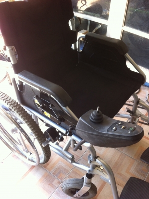 วีลแชร์ไฟฟ้าพับเก็บได้