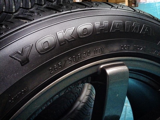 ขายยางyokohama parada MADE in japan 265/50/20 ดอกเต็ม ใช้น้อย4เส้น