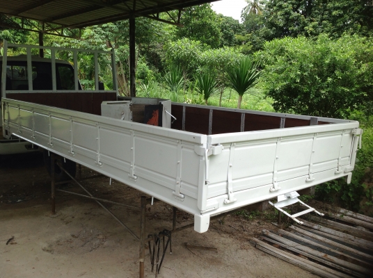 ขาย กระบะ 6 ล้อ NKR ยาว 4.30 m. ขาย กระบะ 6 ล้อ NKR ยาว 4.30 m.