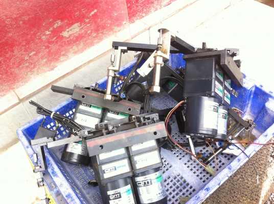 มอเตอร์เกียร์ญี่ปุ่น ยี่ห้อ ORINETAL ทดแล้วหมุนที่ 23 รอบต่อนาที่ ขนาดกำลังมดเตอร์ 6 W. มอเตอร์เกียร์ญี่ปุ่น ยี่ห้อ ORINETAL ทดแล้วหมุนที่ 23 รอบต่อนาที่ ขนาดกำลังมดเตอร์ 6 W.