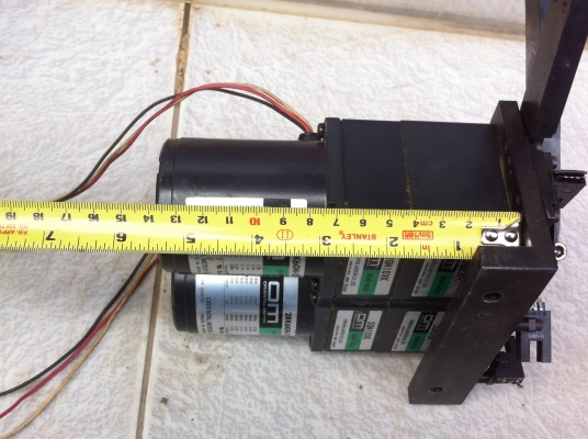 มอเตอร์เกียร์ญี่ปุ่น ยี่ห้อ ORINETAL ทดแล้วหมุนที่ 23 รอบต่อนาที่ ขนาดกำลังมดเตอร์ 6 W. มอเตอร์เกียร์ญี่ปุ่น ยี่ห้อ ORINETAL ทดแล้วหมุนที่ 23 รอบต่อนาที่ ขนาดกำลังมดเตอร์ 6 W.